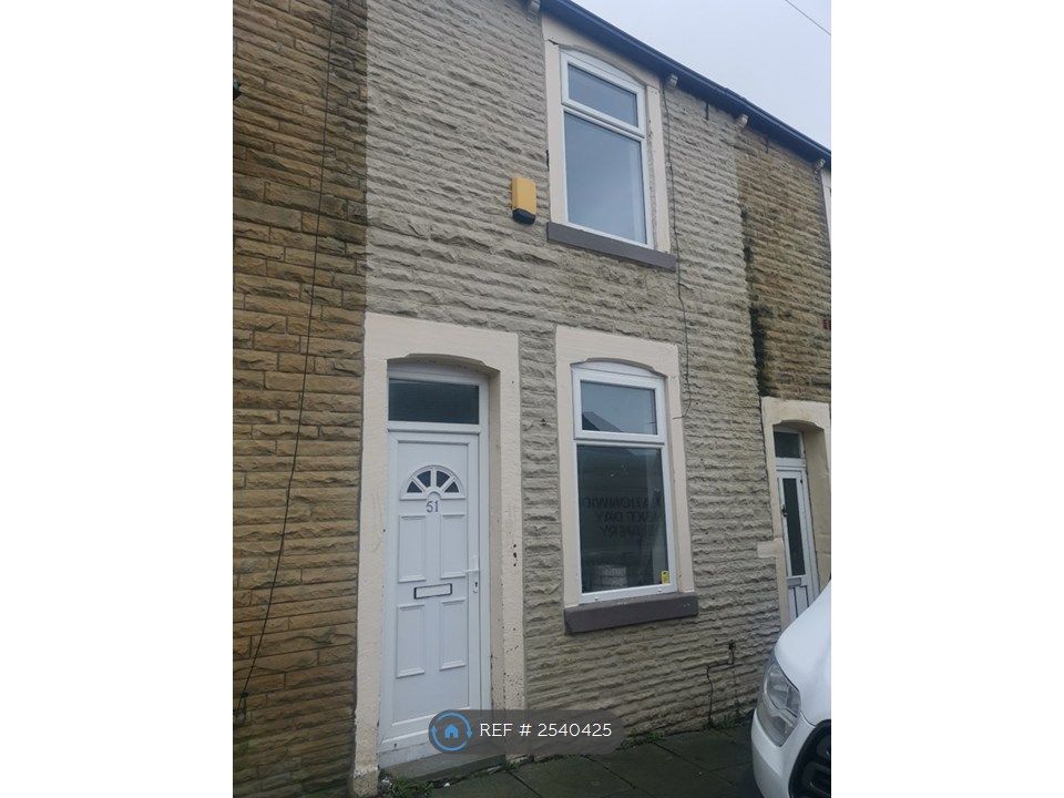 Property photo 1 of 12 House Front