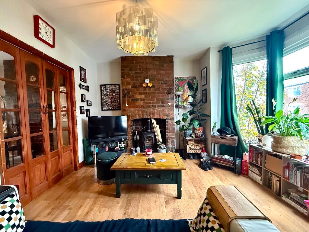 Property photo 2 of 17