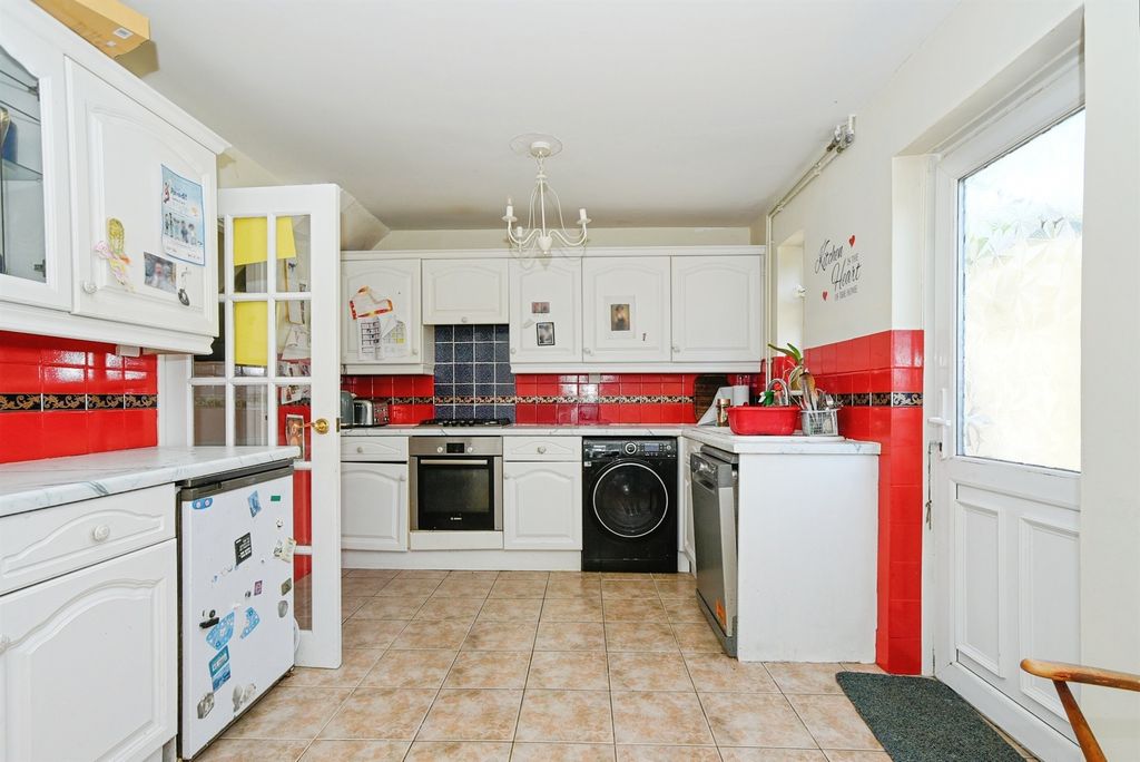 Property photo 3 of 14