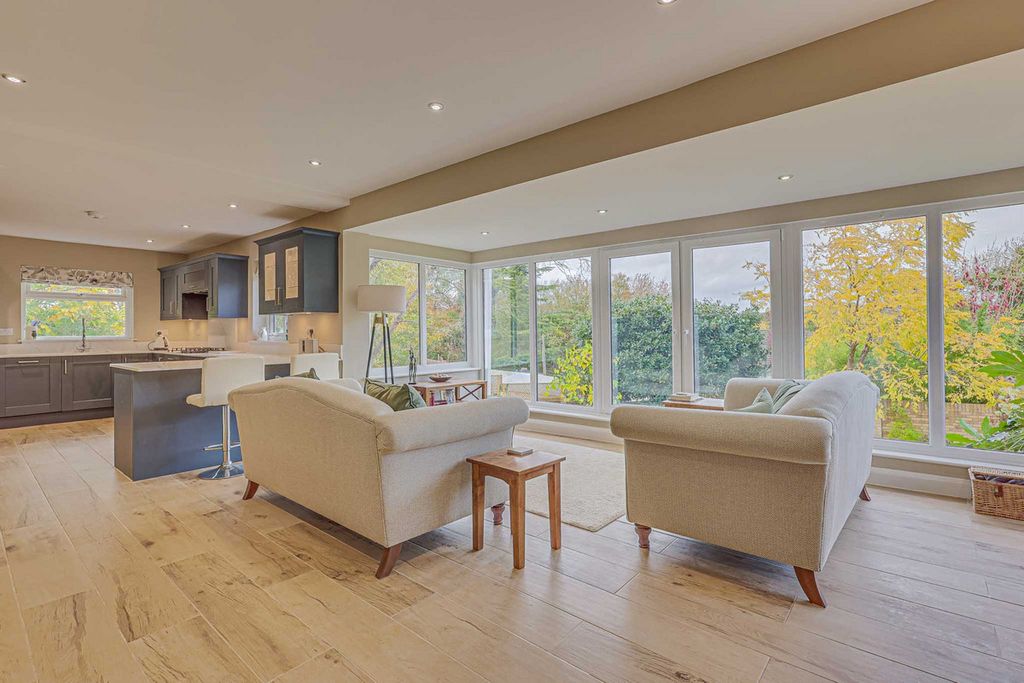 Property photo 2 of 48