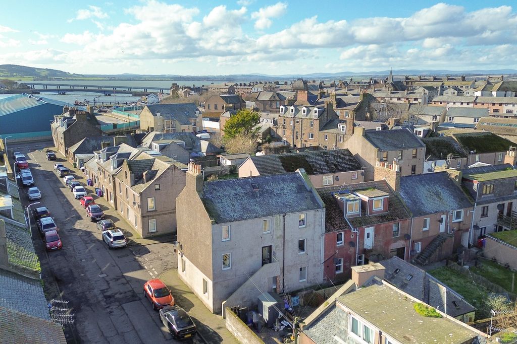 Property photo 2 of 38