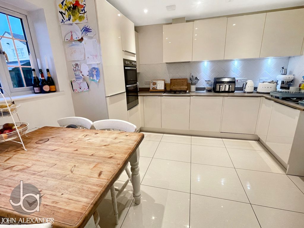 Property photo 3 of 23 20251110_152440104_0.5