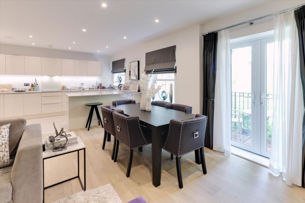 Property photo 2 of 8 Image