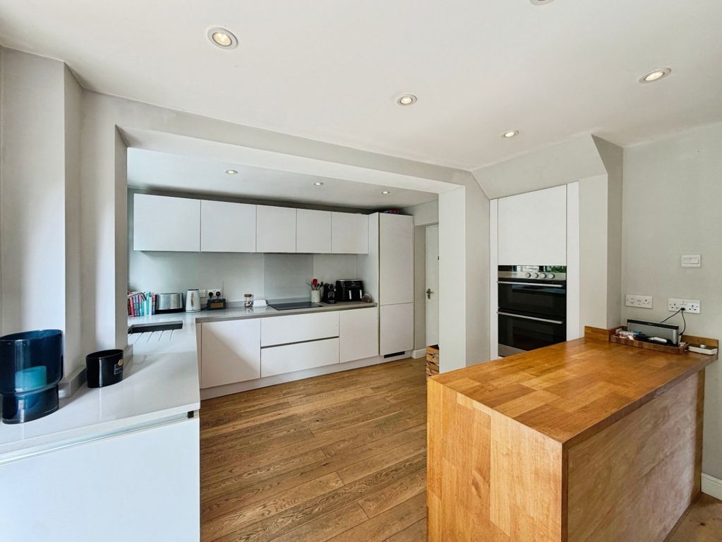 Property photo 2 of 13 5417586