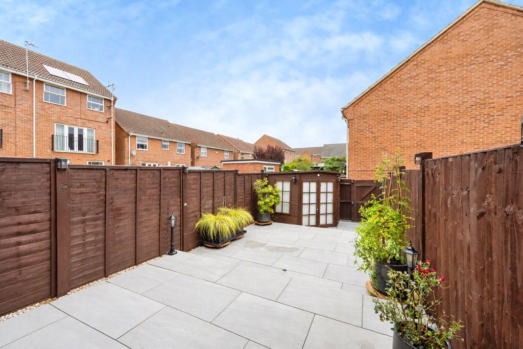 Property photo 3 of 16 Picture No. 02