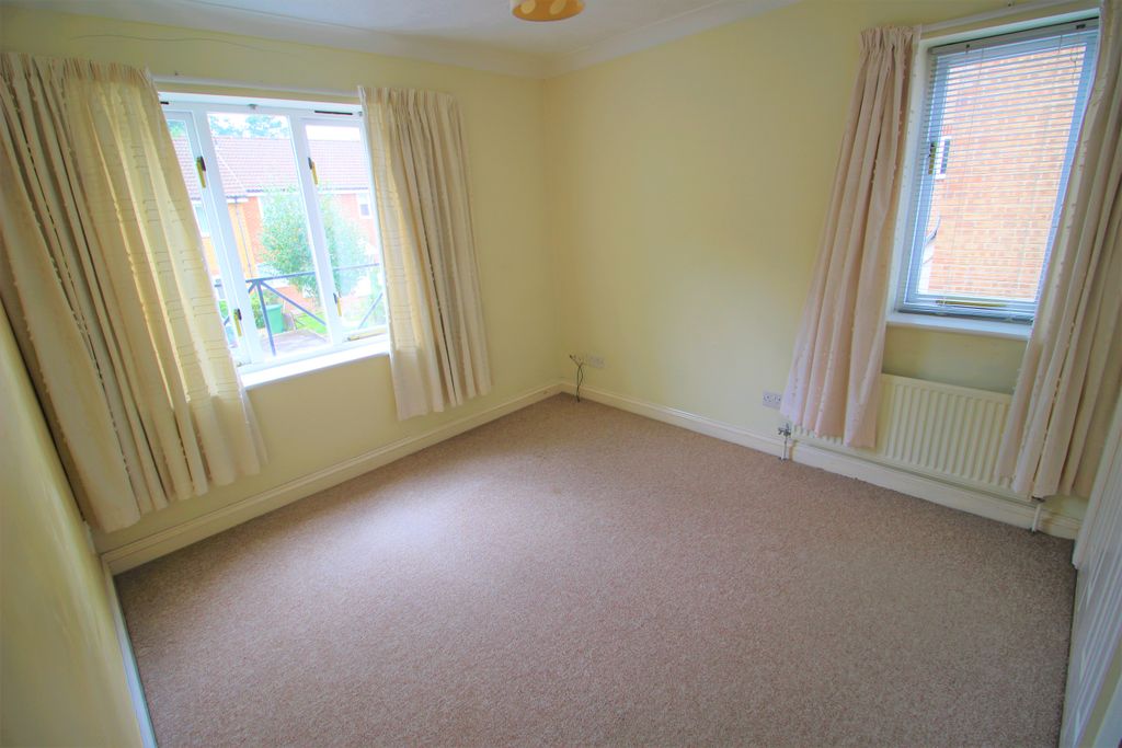 Property photo 3 of 8 Photo 03