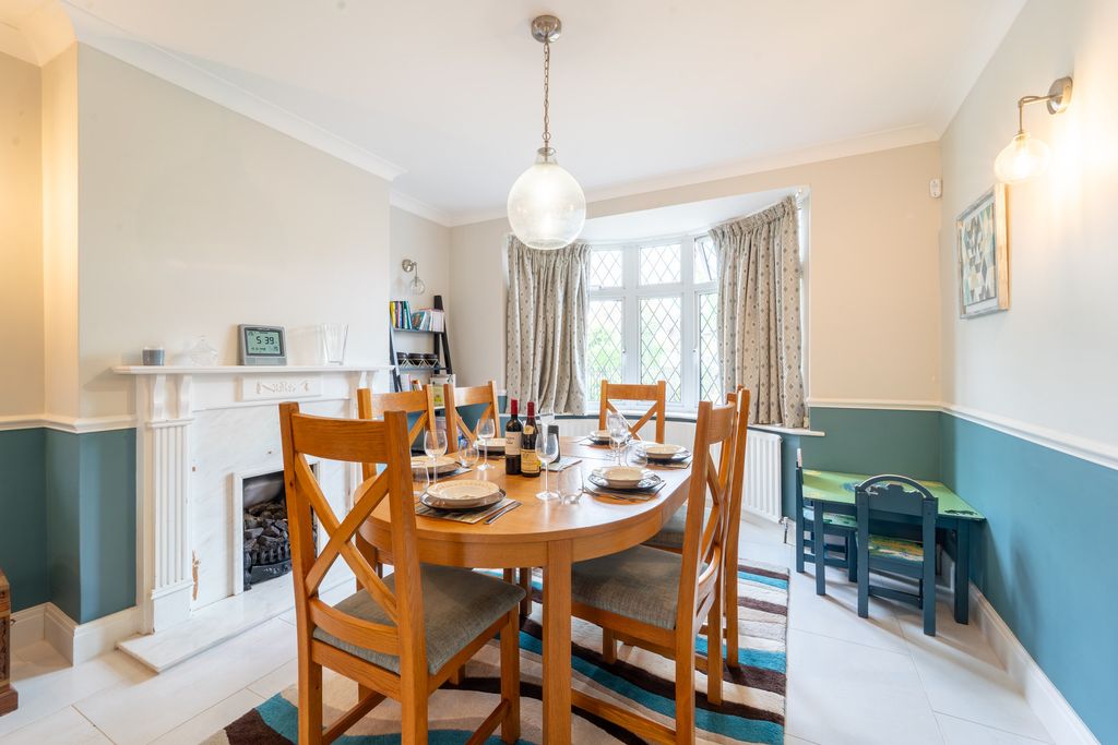 Property photo 2 of 48