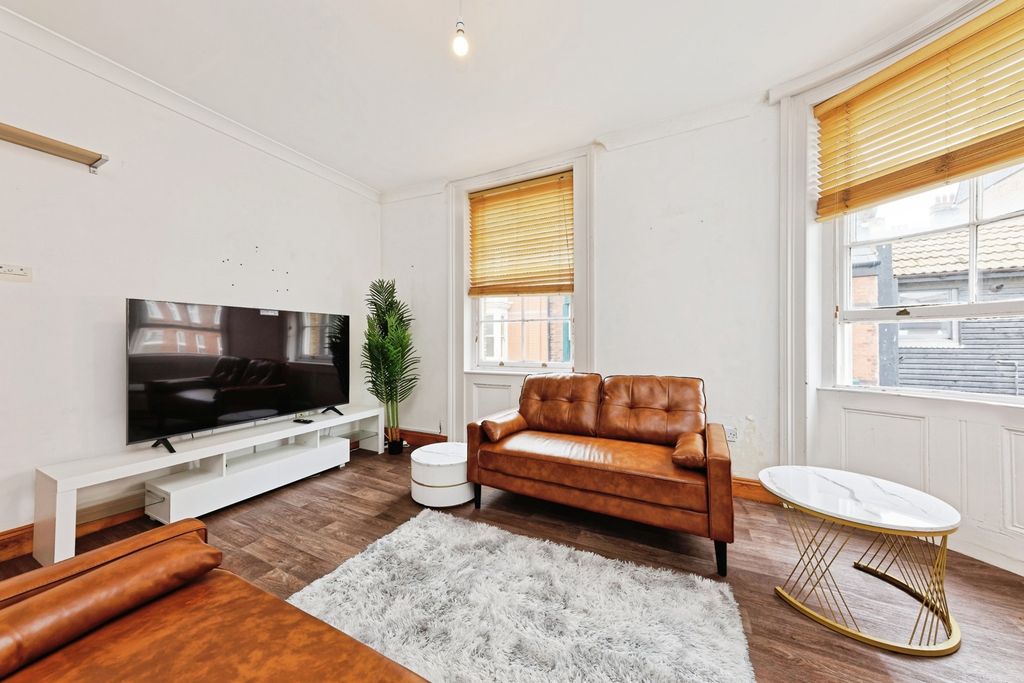 Property photo 2 of 19 Pbox-Img.Jpg