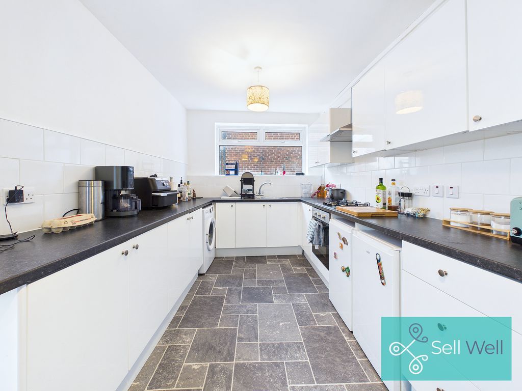 Property photo 2 of 23 Kitchen