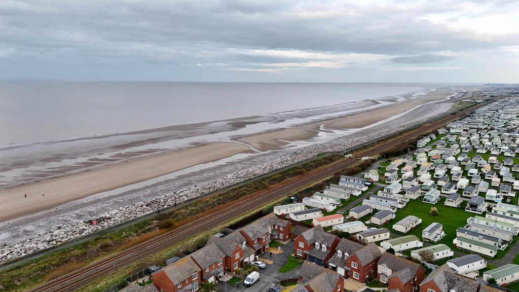 Property photo 2 of 25