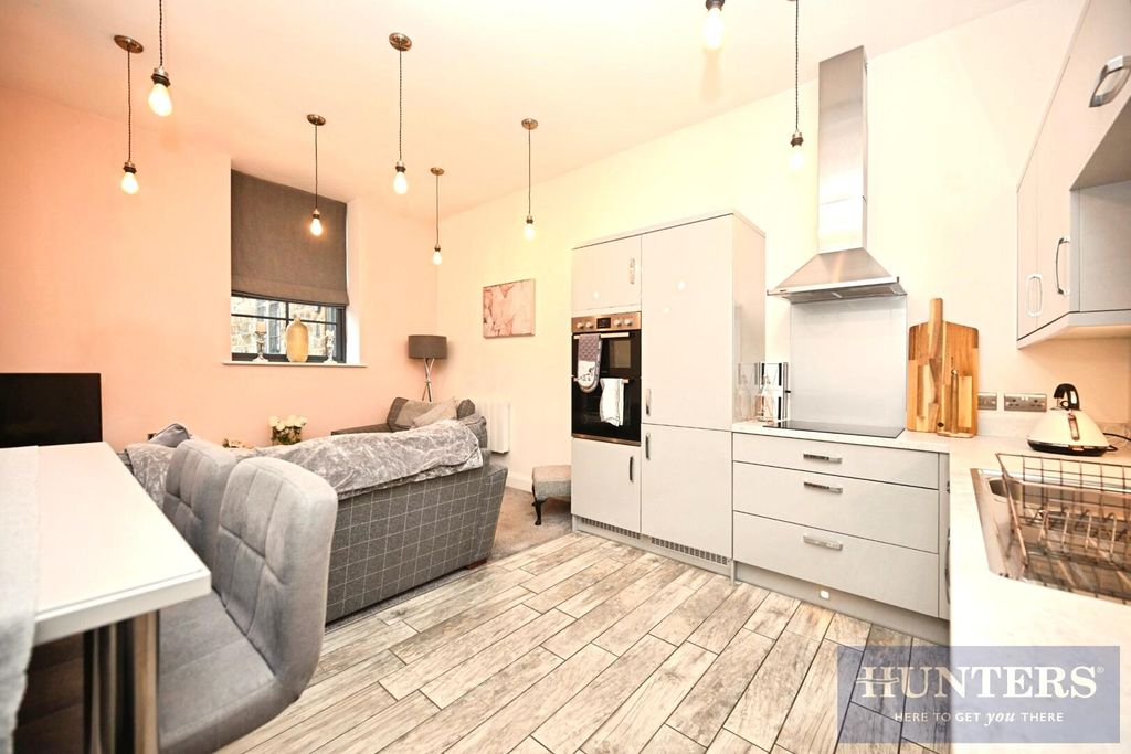 Property photo 2 of 11 Kitchen