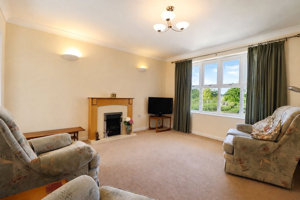 Property photo 2 of 16 2 - Picture No. 08