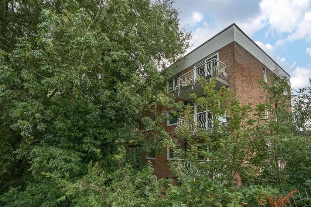Property photo 1 of 18 External Rear