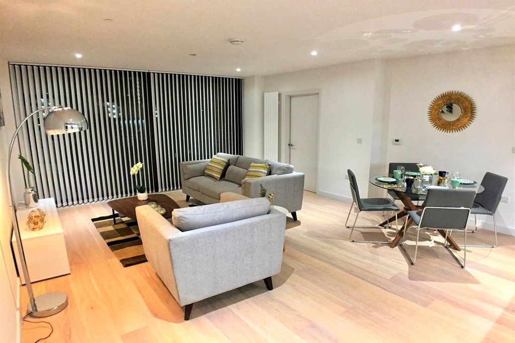 Property photo 1 of 12 (Main)