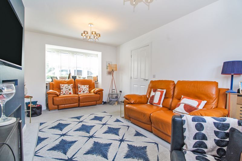 Property photo 3 of 21 Lounge