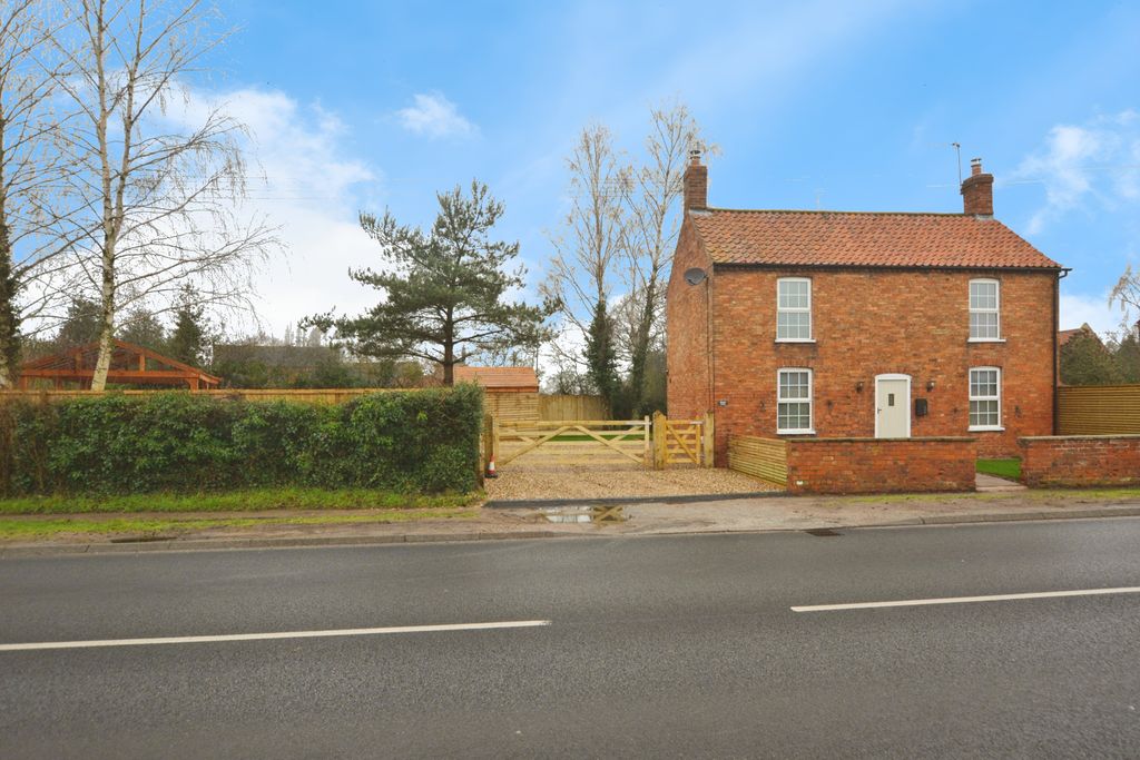 Property photo 1 of 33 Main Front