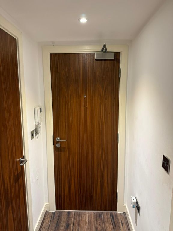 Property photo 2 of 9 Gallery
