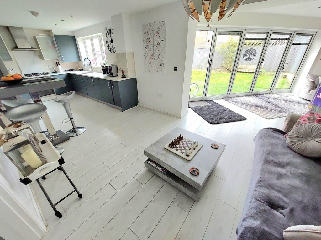 Property photo 2 of 30