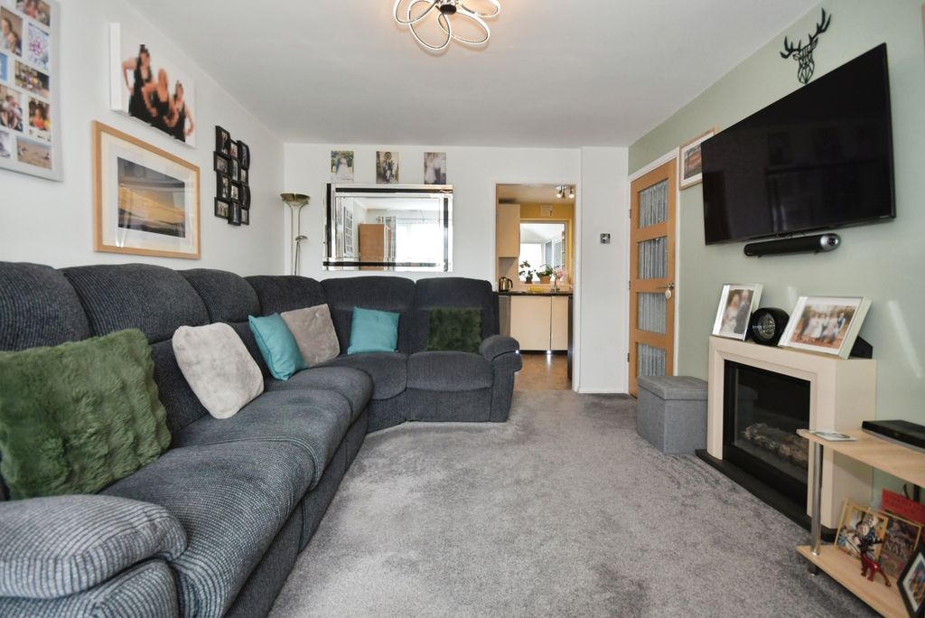 Property photo 3 of 20 Pbox-Img.Jpg