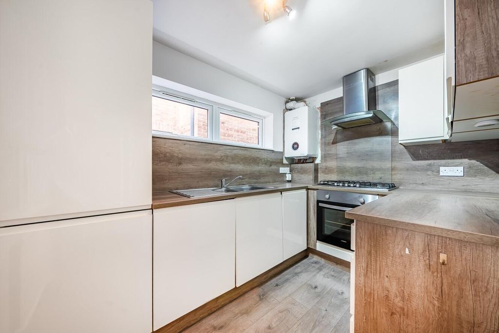 Property photo 3 of 11 Picture 3