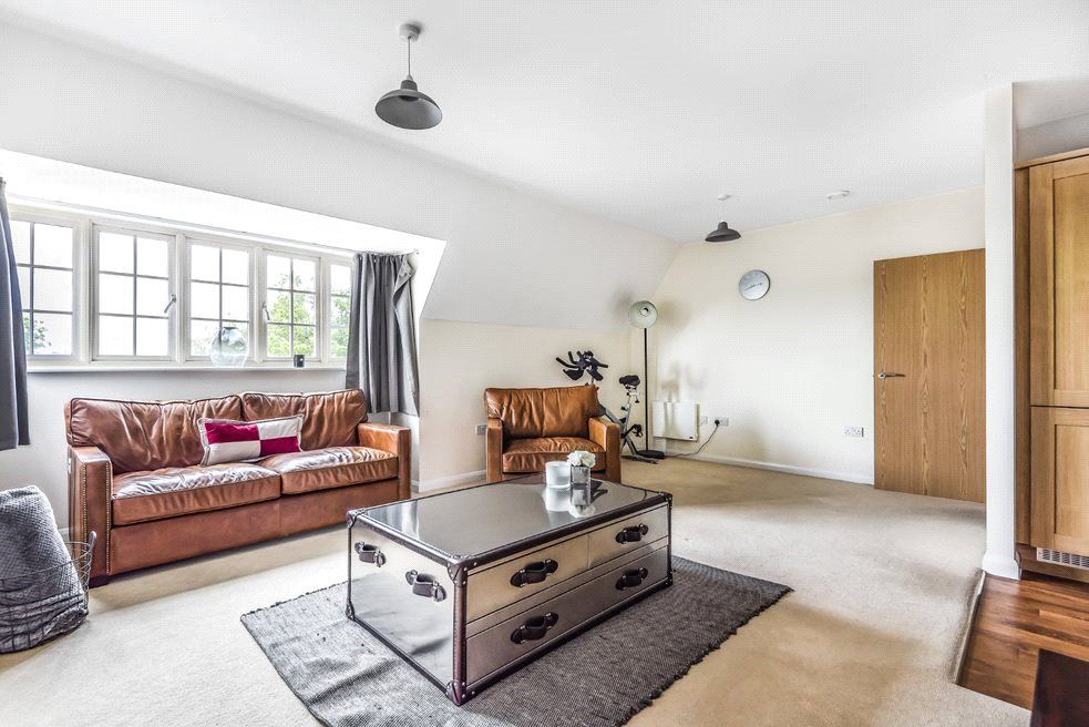 Property photo 1 of 10 Sitting Room
