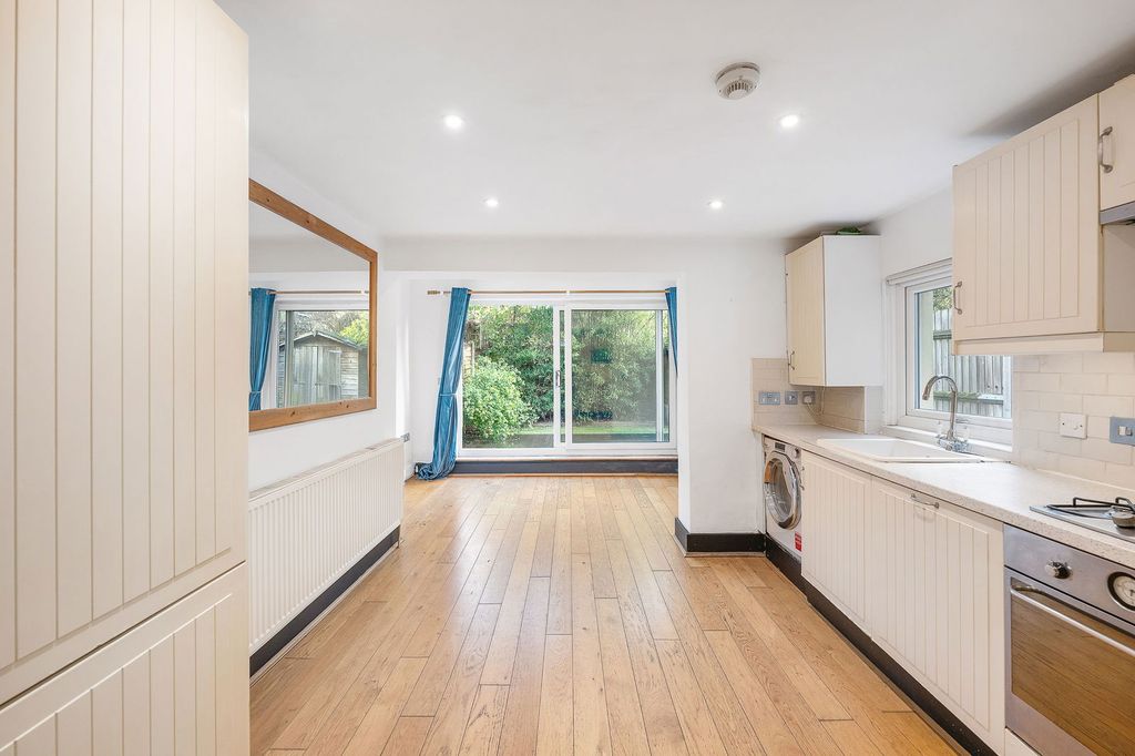 Property photo 3 of 16