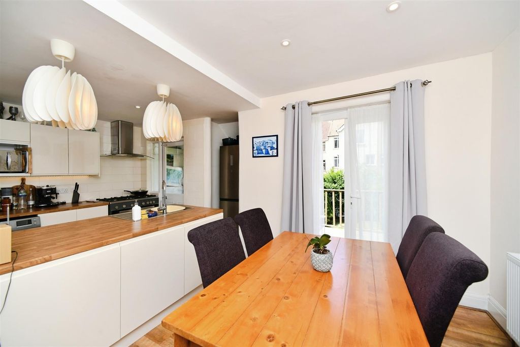 Property photo 2 of 14 Dining Room