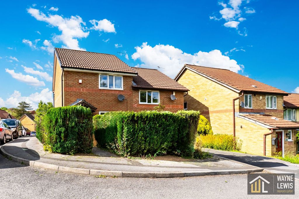Property photo 1 of 27