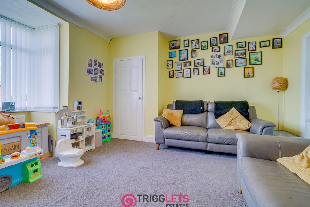 Property photo 3 of 26