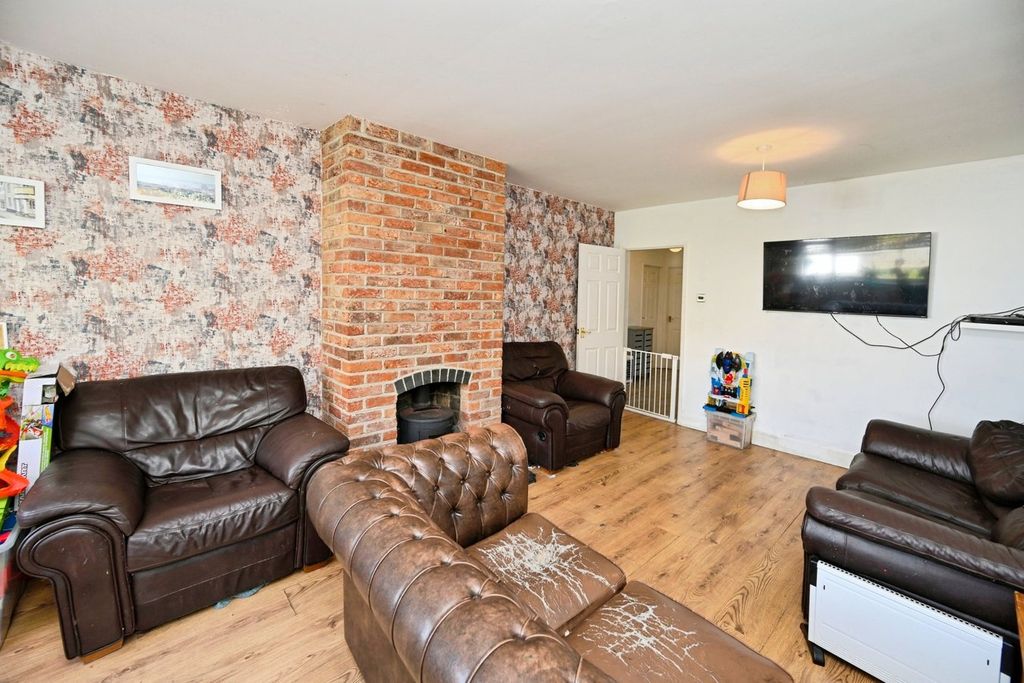 Property photo 3 of 20