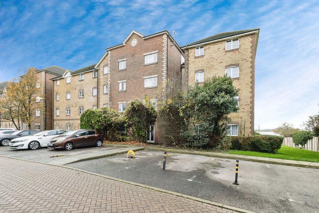 Property photo 1 of 17 Rear