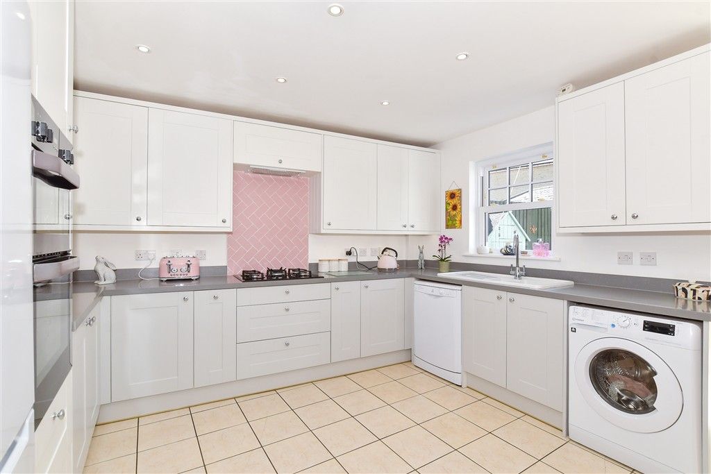 Property photo 3 of 15 Kitchen/ Breakfast Area