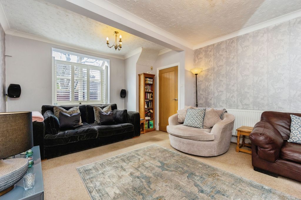 Property photo 2 of 17 Photo