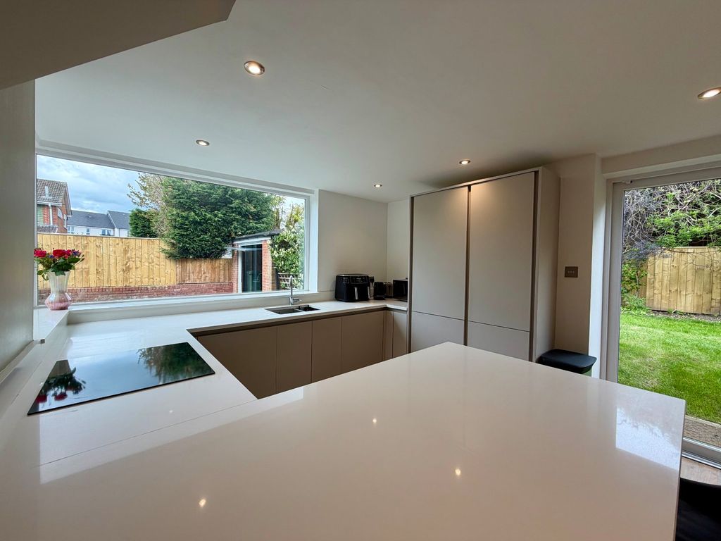 Property photo 3 of 15 Kitchen/Diner