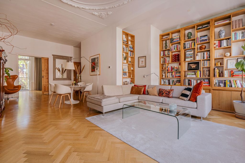 Property photo 2 of 42