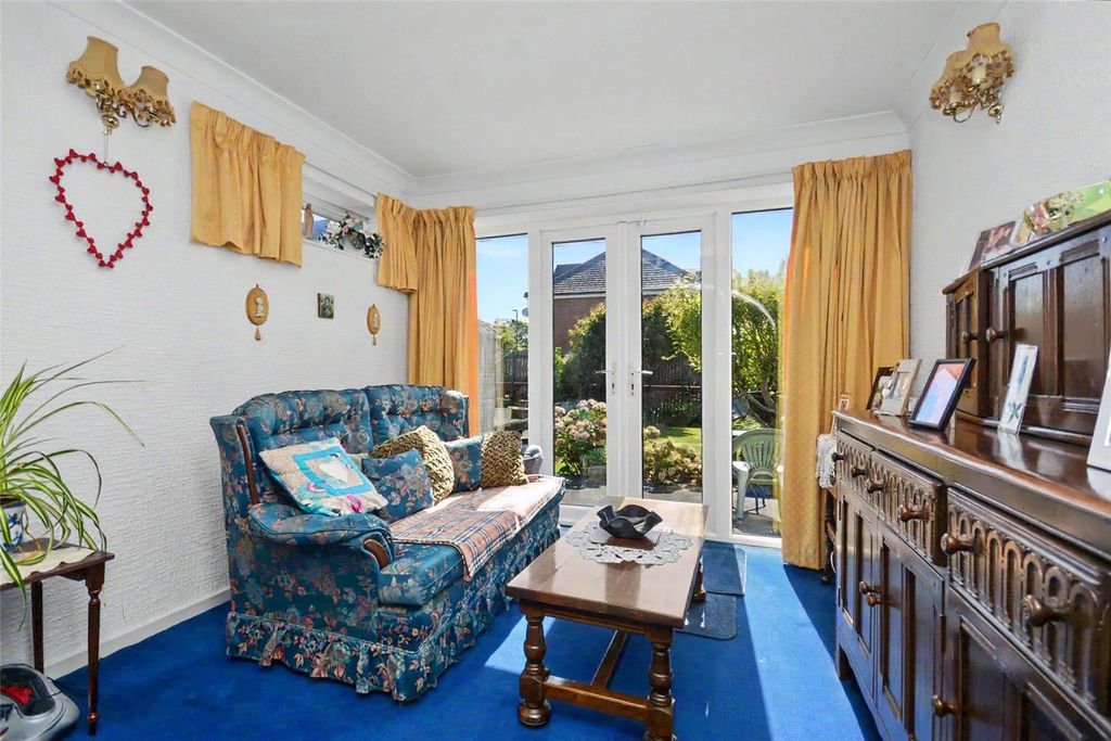 Property photo 3 of 19 Picture No. 32