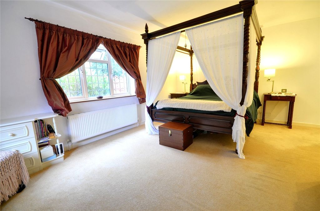 Property photo 2 of 34 Bedroom