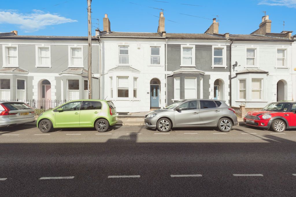 Property photo 2 of 22