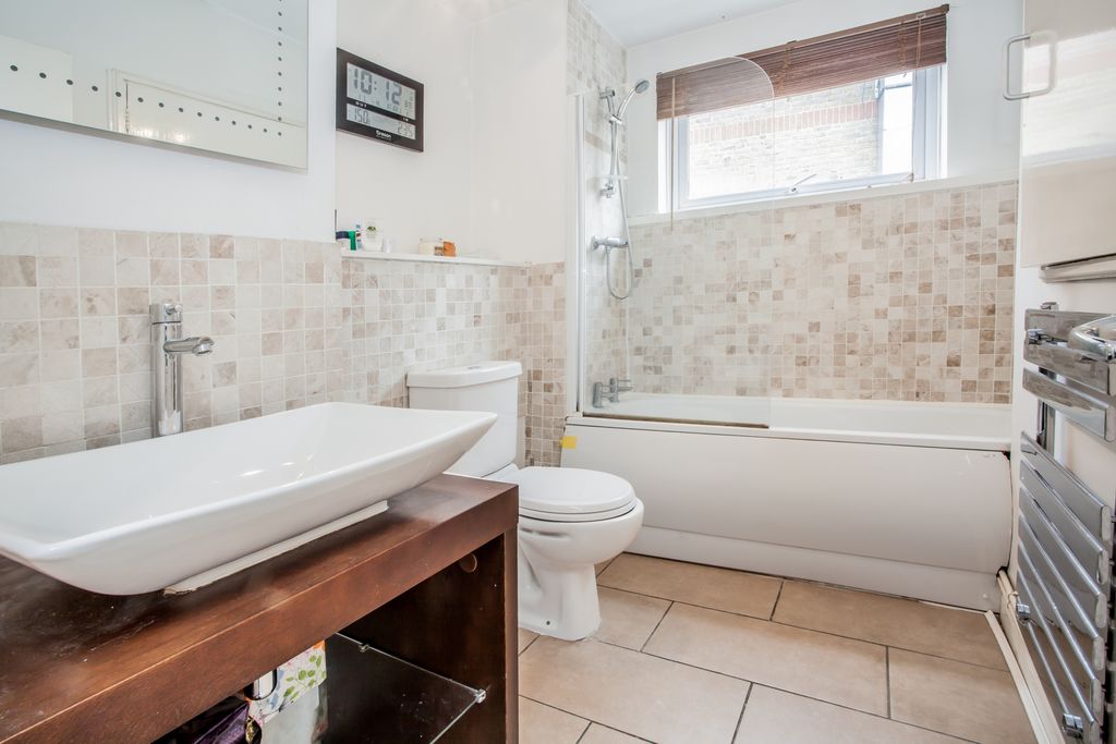 Property photo 3 of 6 Photo 4