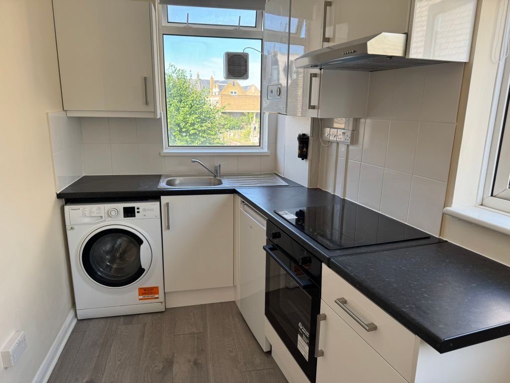 Property photo 1 of 6 Kitchen
