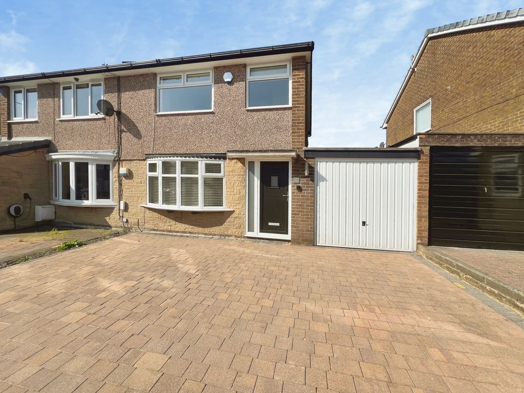 Property photo 1 of 20 External
