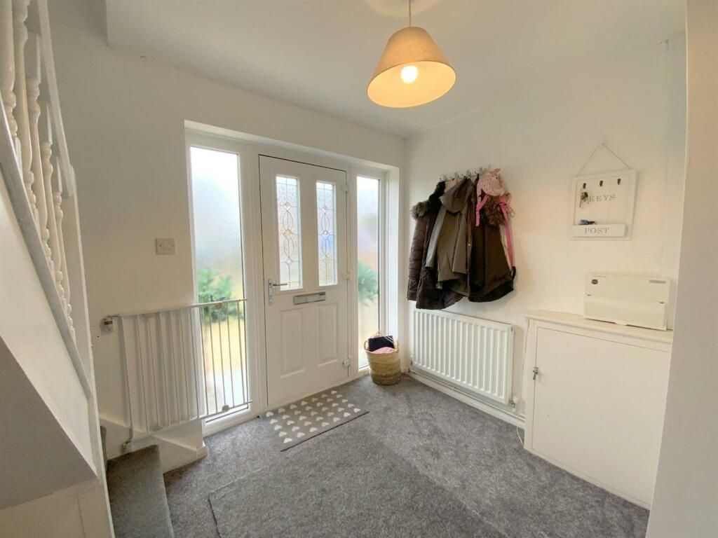 Property photo 2 of 20