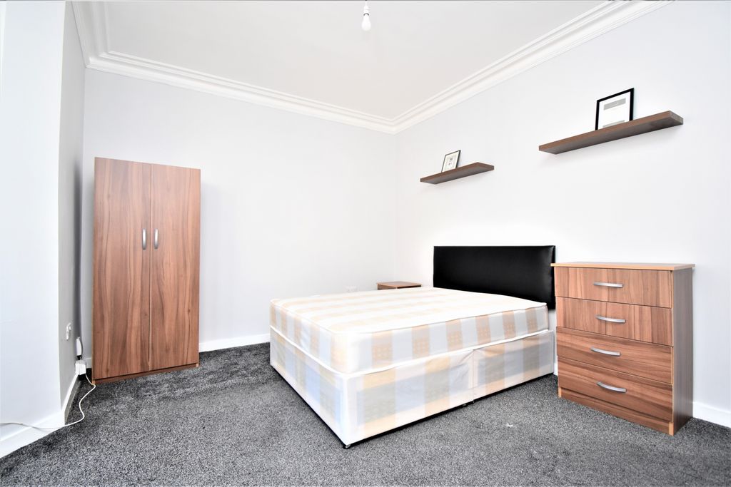 Property photo 1 of 4 Bedroom 1 x2