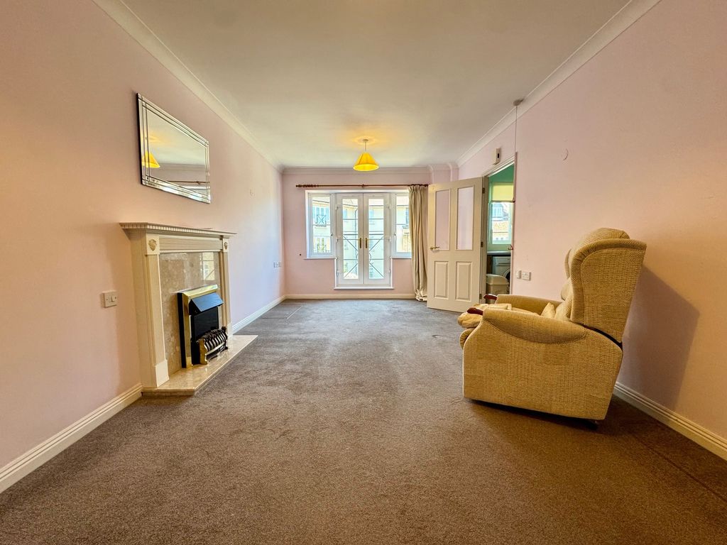 Property photo 3 of 12