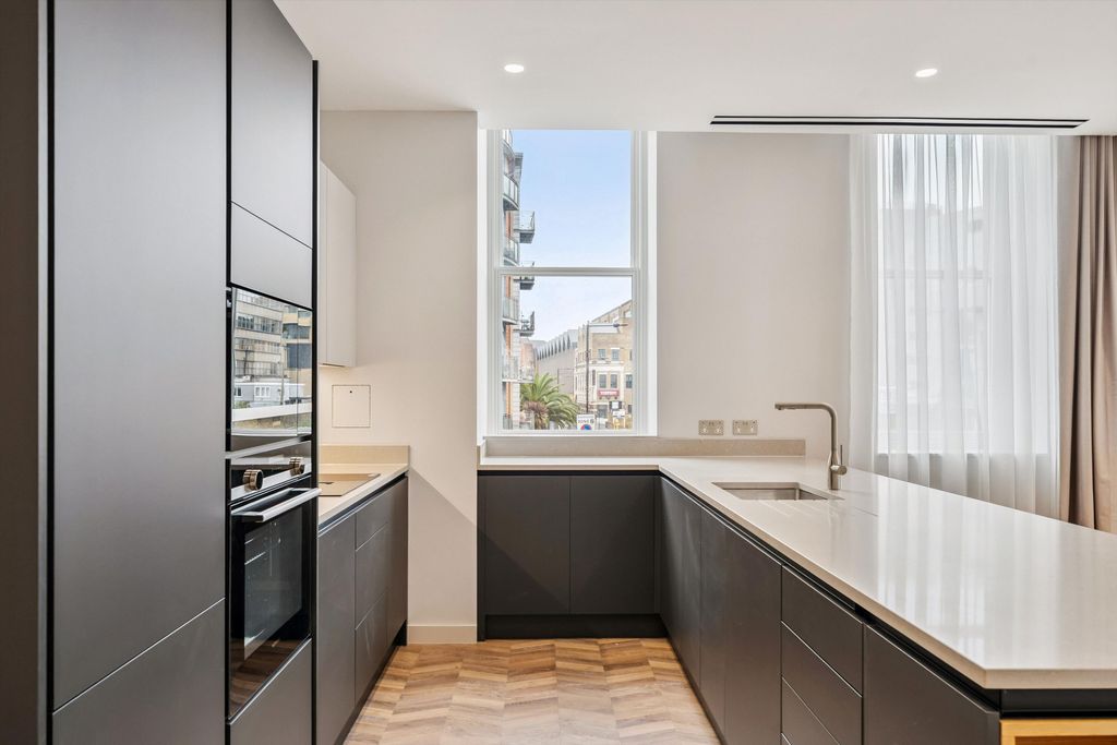 Property photo 3 of 14 Image