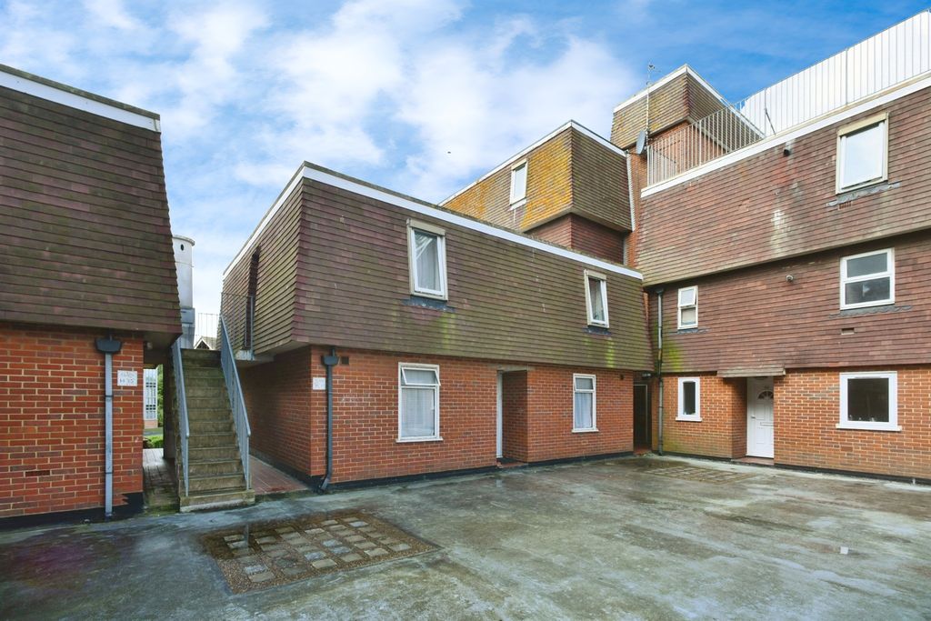 Additional image 12 of 2 bed flat for saleBalcombe Road, Peacehaven BN10