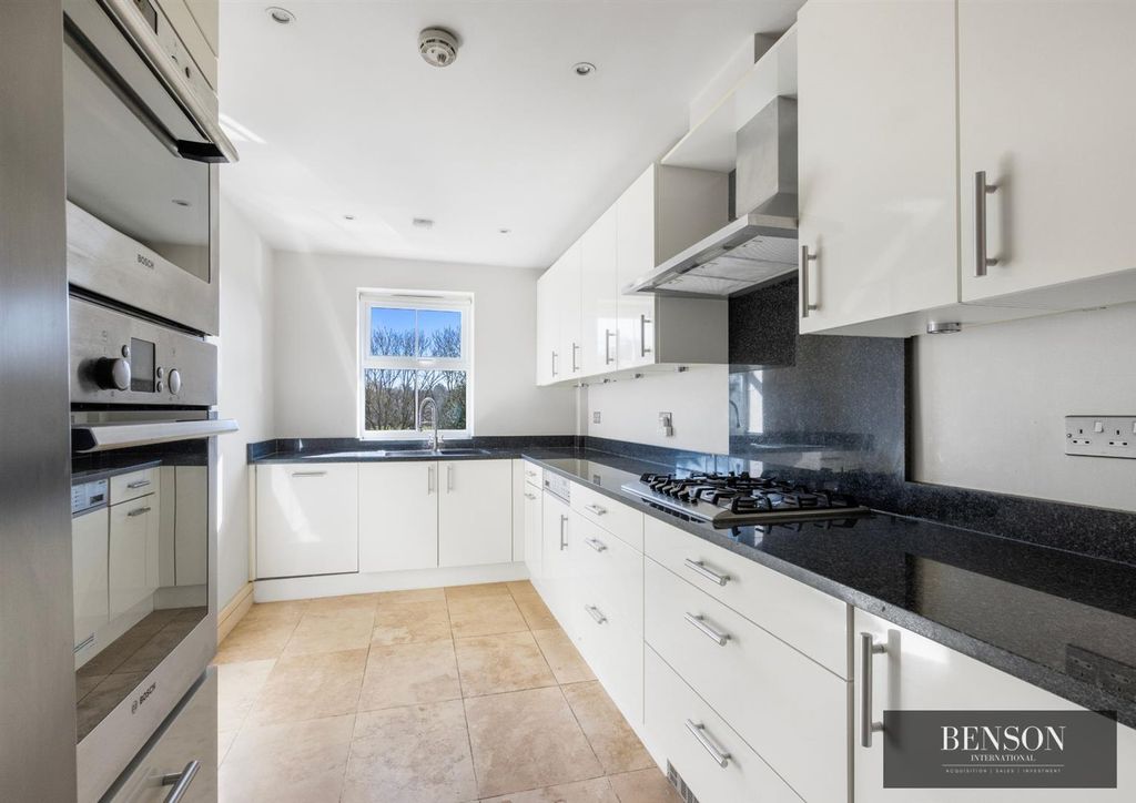 Property photo 3 of 15 8.Jpg