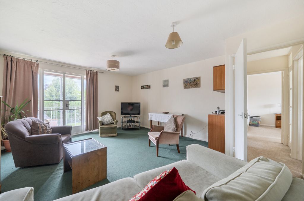Property photo 2 of 20 1457592-12-6A04Bc...