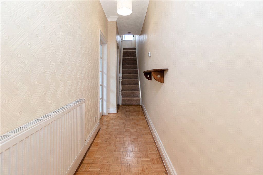 Property photo 2 of 18 Hallway