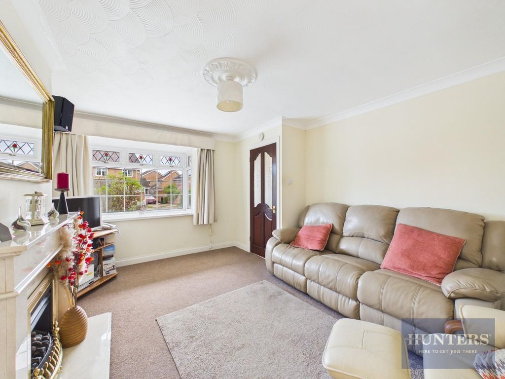 Property photo 2 of 16 Living Room